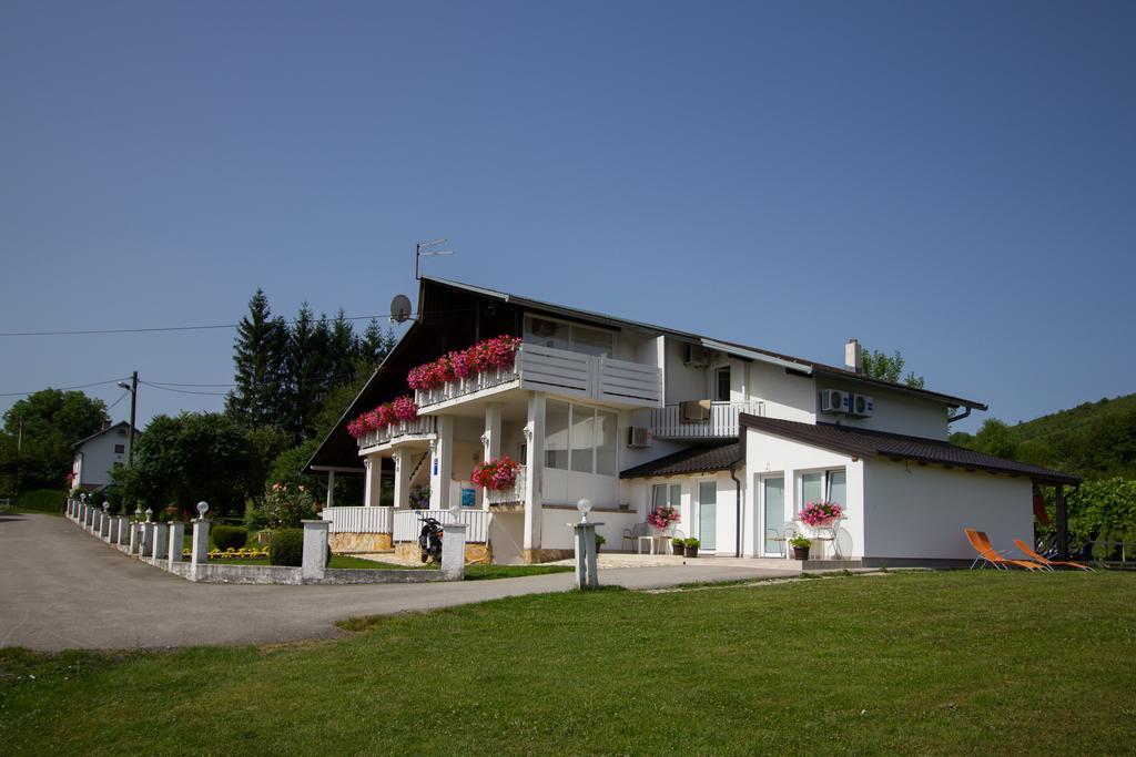 Hotel House Zupan Rakovica Esterno foto