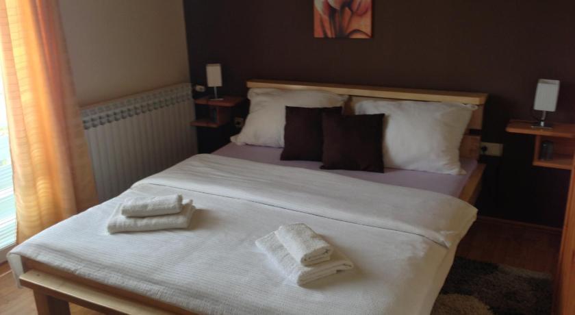 Hotel House Zupan Rakovica Esterno foto